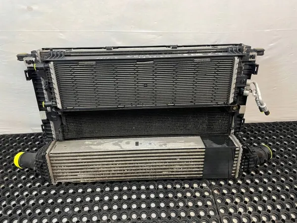 KOMPLET CHŁODNIC CHŁODNICE WENTYLATOR AUDI Q3 II 83A 2.0 HYBRYDA LIFT 2021- image 2