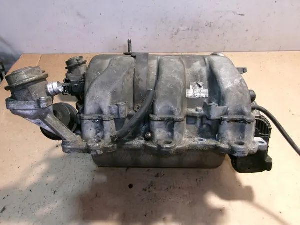 Colector de admisión Mercedes-Benz OE usado OEM 71825804 image 2