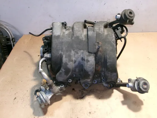 Colector de admisión Mercedes-Benz OE usado OEM 71825804 image 3