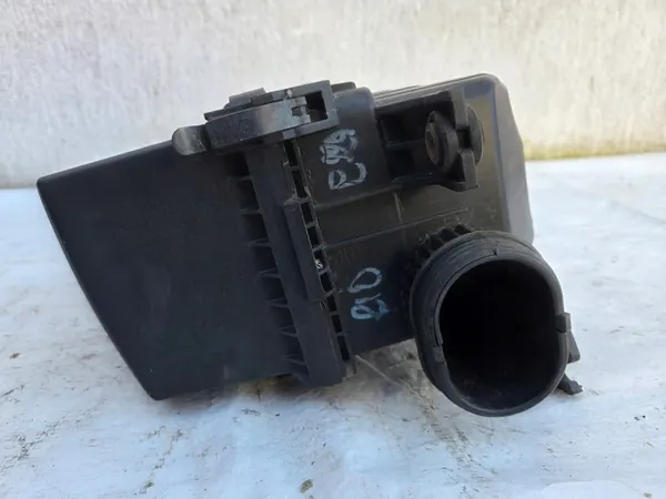Ilmansuodatin Kotelo OEM 28112-h8450 Kia Rio IV:lle image 4