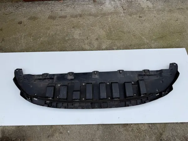 Cubierta de parachoques delantero OEM 622357174R Renault Arkana image 2