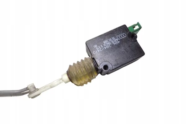 Bränsletanklock AUDI A6 AVANT 2.5L 2000 image 2