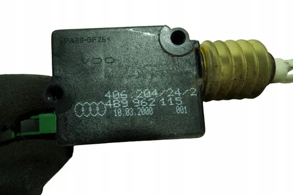 Bränsletanklock AUDI A6 AVANT 2.5L 2000 image 3