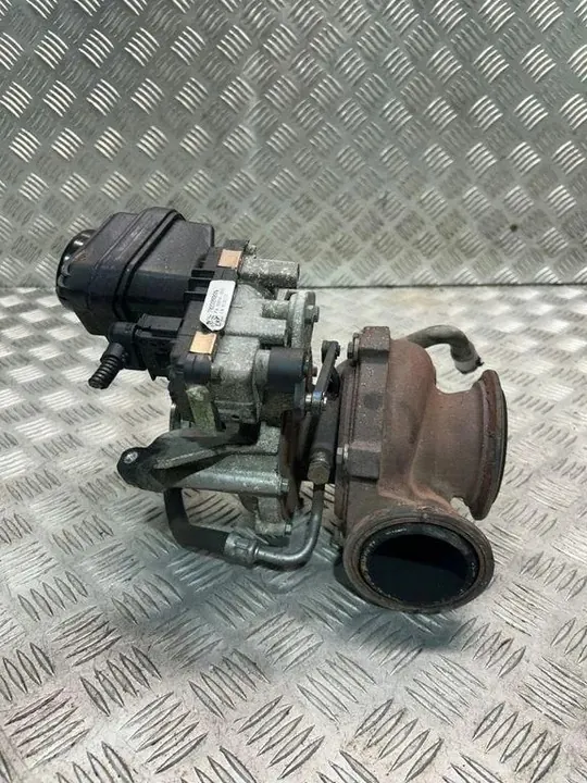 Turbo BMW 5 TOURING (F11) 3.0L diesel 2015 7823202 image 1