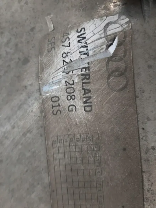 Audi R8 II Spyder motorlocksplatta OEM 4S7825208G image 10