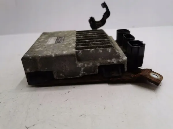 Controlador de inyectores Toyota Corolla Verso E121 8987120070 image 3