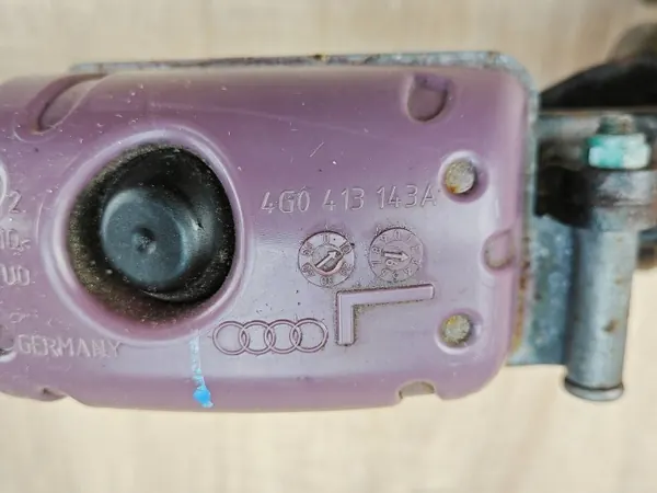 Stötdämparfäste OEM 4G0413143A vänster fram Audi A7 image 3