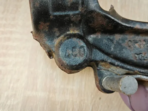 Stötdämparfäste OEM 4G0413143A vänster fram Audi A7 image 5