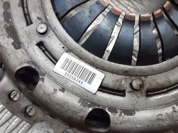 Disque d'embrayage Opel Meriva A 1.4 16V 55556349 image 3