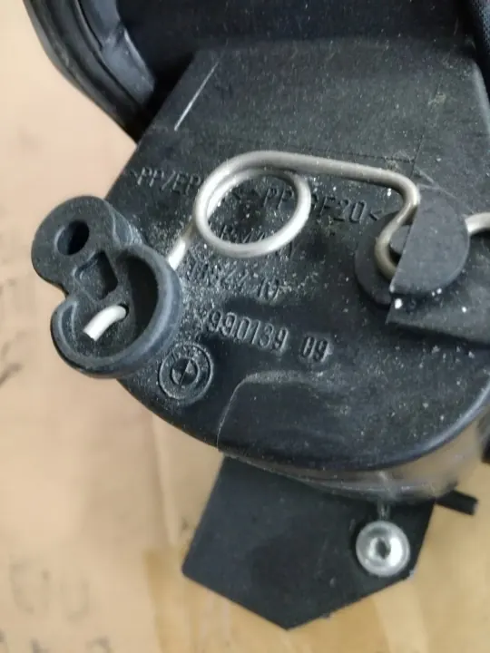BMW X1 E84 Kraftstoffklappe OEM 300 - Gebraucht image 5
