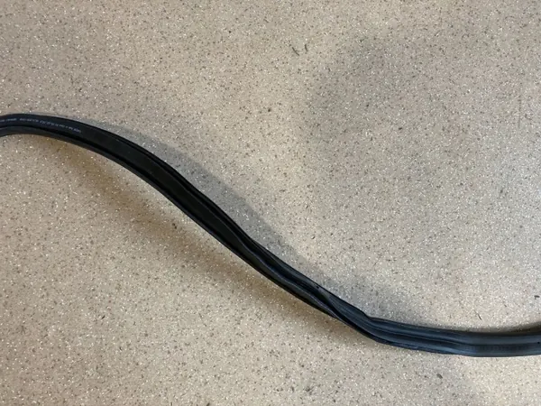 Joint de coffre Porsche Panamera OEM 971827705B - Occasion image 8