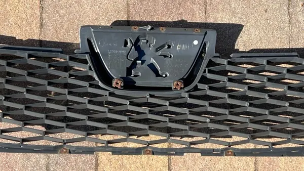 Grille de Pare-chocs Avant Peugeot Boxer OEM 1306599070 image 9
