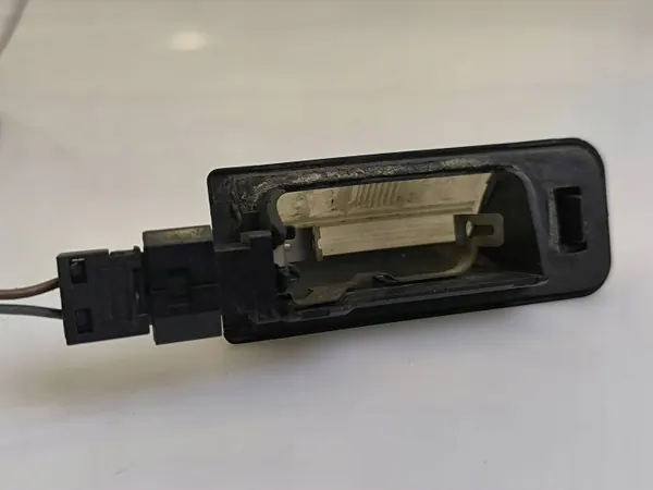 Luz de matrícula BMW E130333 para Serie 3 E46 image 4