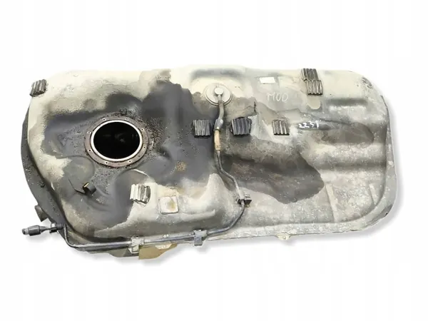 Brandstoftank Hyundai ix35 OEM 31002Y000 - Gebruikt image 2