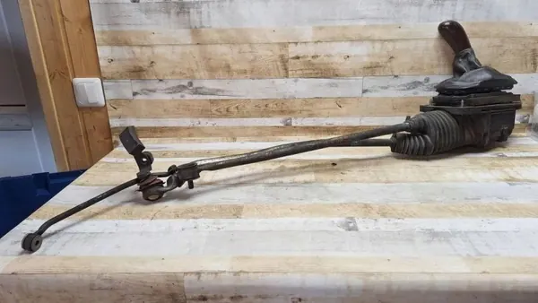 Selector de marchas OEM 4B0711025F Skoda Superb 1.8T image 2