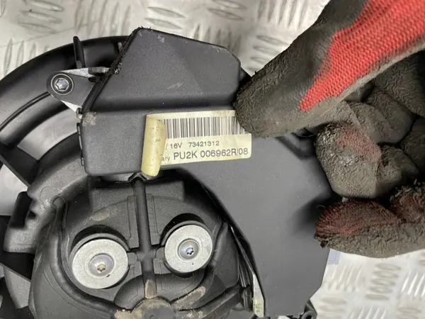 Matkustamon tuuletin OEM 23666710 Opel Vectra C:lle image 7