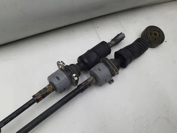 HYUNDAI IX35 2.0CRDI Gear Shift Cable 437942Y300 image 3