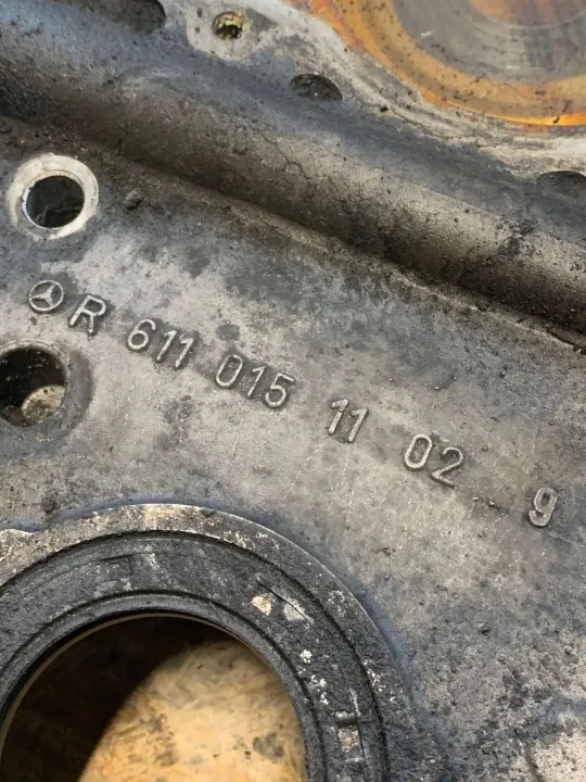 Mercedes-Benz OE R6110151102 Nokkenasdeksel - Gebruikt image 6