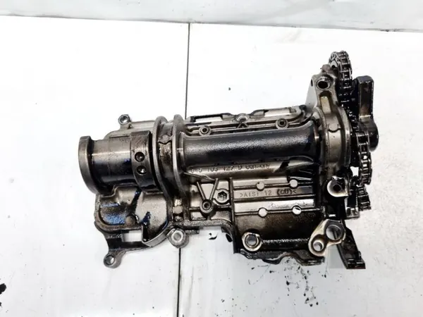 Pompe à huile OEM 045103127D pour Skoda Praktik 1.4L image 2