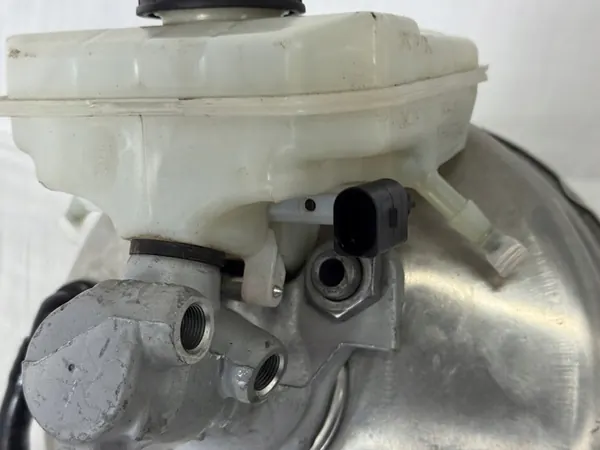 POMPE DE FREIN SERVO PORSCHE MACAN 95B 95B612103AA image 4