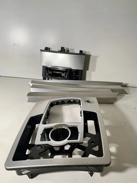 Audi Q7 2009 Aschenbecher Tunnelverkleidung OEM 17544446460 image 2