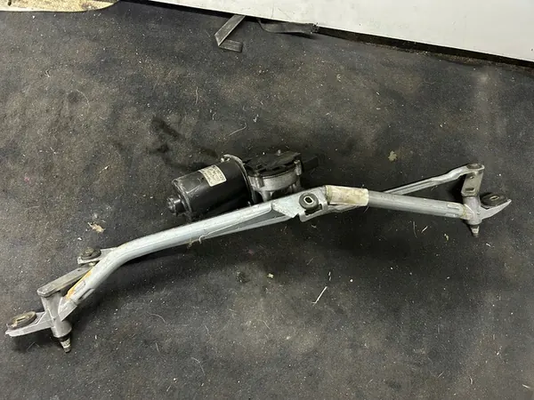 Pyyhkijän mekanismi moottori Audi A6 C5 image 4