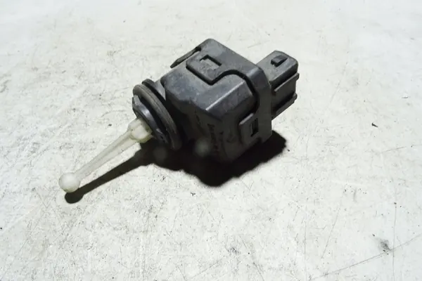 VW PASSAT B5 Niveau Regelmotor 1.9L Diesel image 2