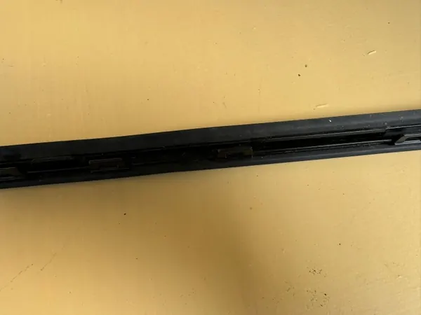 Junta para-brisa esquerda Kia Sorento 2021-2023 OEM 86130-P2000 image 10