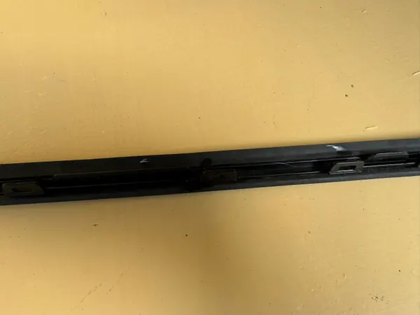 Junta para-brisa esquerda Kia Sorento 2021-2023 OEM 86130-P2000 image 9