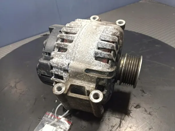 VOLKSWAGEN PASSAT B7 2.0 TSI Vaihtovirtageneraattori 06J903023Q image 2