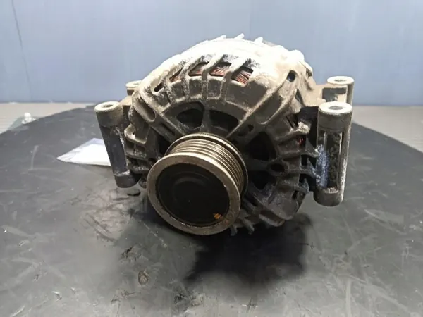 VOLKSWAGEN PASSAT B7 2.0 TSI Vaihtovirtageneraattori 06J903023Q image 3