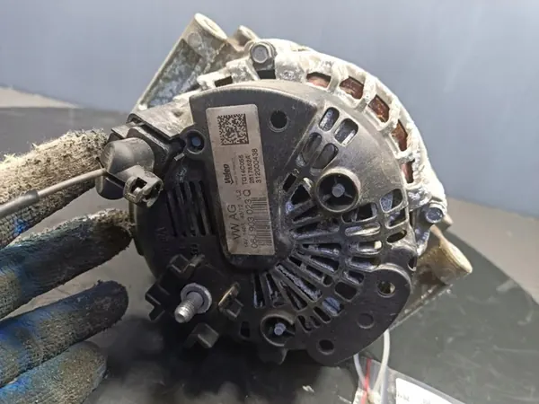 VOLKSWAGEN PASSAT B7 2.0 TSI Vaihtovirtageneraattori 06J903023Q image 4