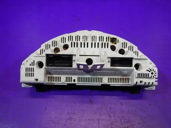 Mercedes Vaneo W414 2001-2005 Instrumentpanel image 3
