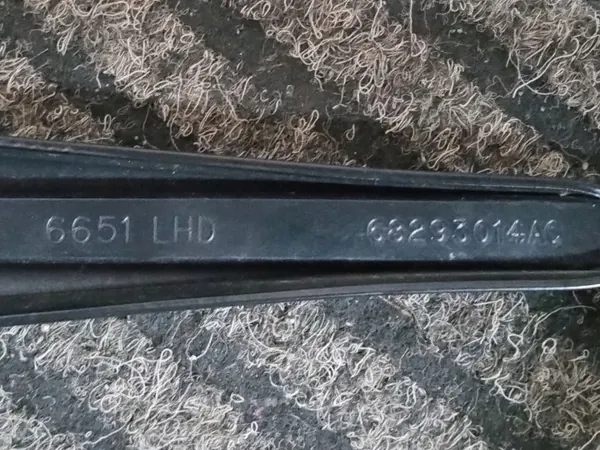 Pyyhinvarsi OEM 68293014AC Jeep Wrangler JL:lle image 3