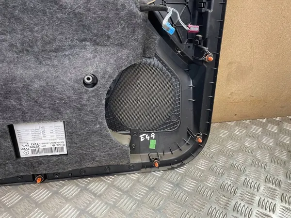 Mercedes-Benz GLK (X204) Rechter Voorportierbekleding OEM 0001138309 image 2