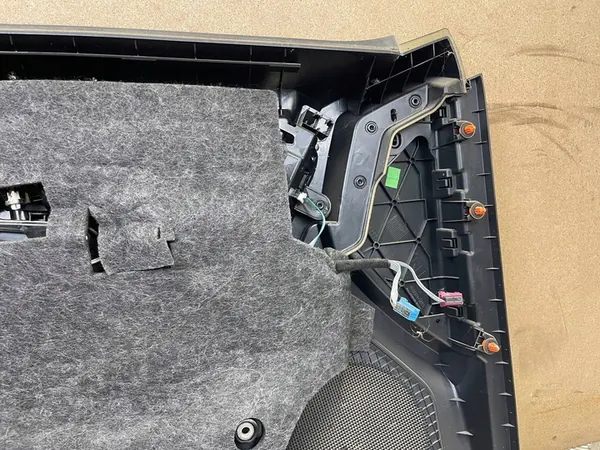 Mercedes-Benz GLK (X204) Rechter Voorportierbekleding OEM 0001138309 image 3