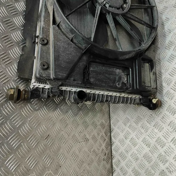 Pièce refroidissement Ford Transit Custom OEM 0130308531 image 3