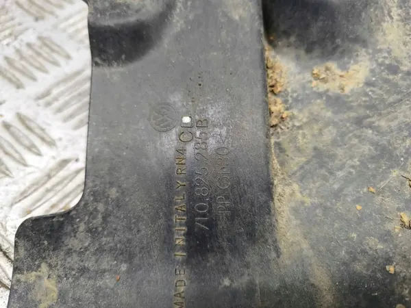 BMW 5 E39 2000 Motor Undertray image 4