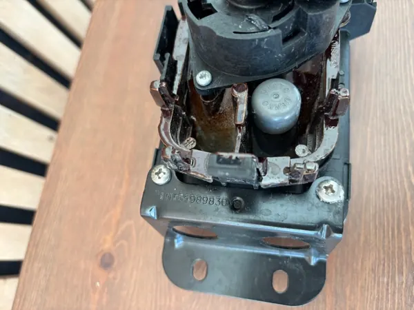Toyota Corolla E12 Rechter voor mistlamp OEM 81210-02050 image 9