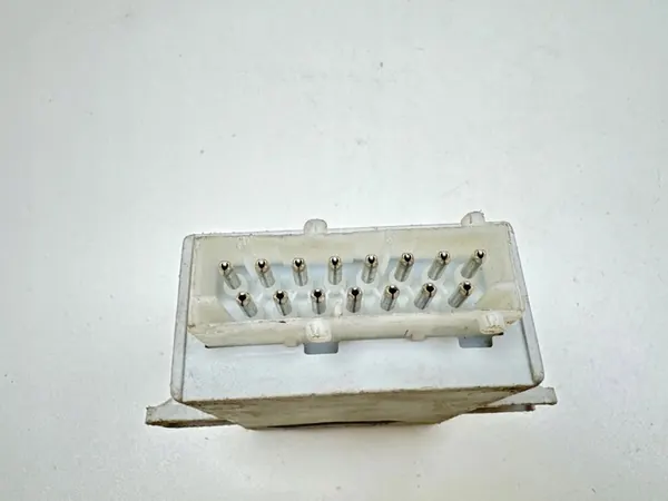 Módulo de Imobilizador Land Rover Freelander YWC106631 image 2