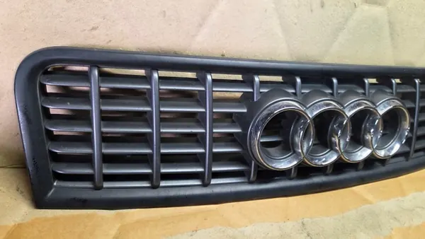 Audi S4 B6 Kühlergrill OEM 8E0853651D - Gebraucht image 3