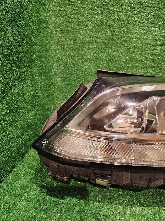 Linker Koplamp Mercedes C W205 A2059066402 image 2