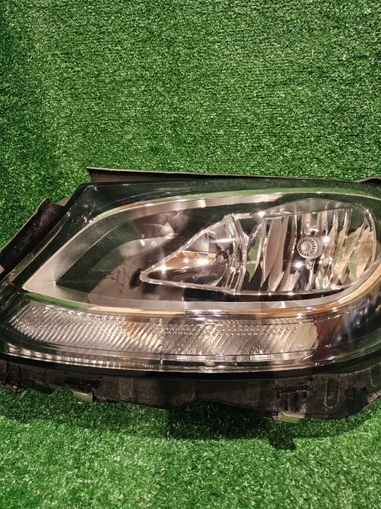 Linker Koplamp Mercedes C W205 A2059066402 image 3