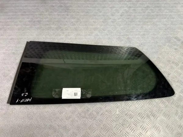 UTO22252 OEM Takaosanakilpi Chrysler Pacifica image 2