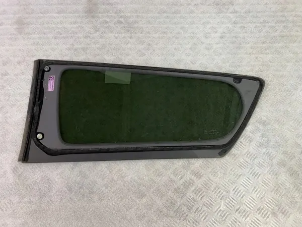 UTO22252 OEM Takaosanakilpi Chrysler Pacifica image 3