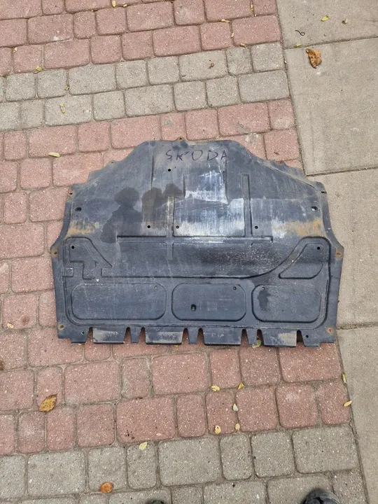 DPA Motorhuv 6R0825235B image 2