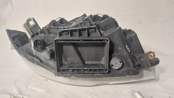 Farol dianteiro esquerdo BMW 1 E81 E87 image 6