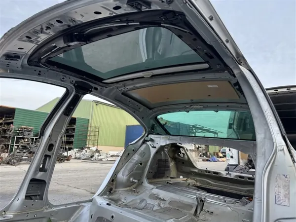 VW Passat CC Aurinkolasikatto OEM - Käytetty image 6