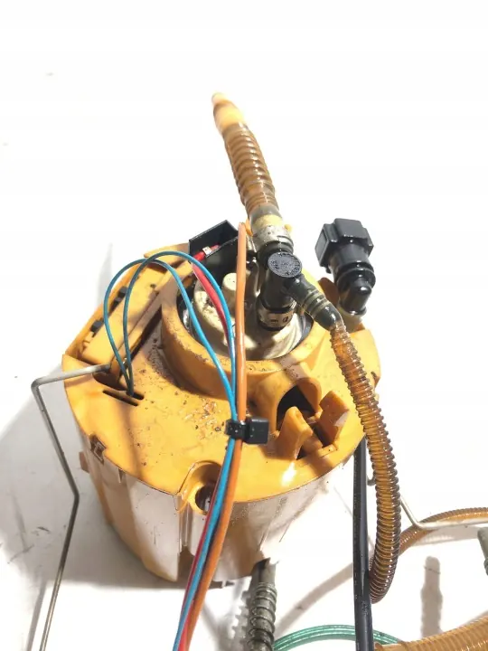 Mercedes-Benz ML W164 Bränslepump OEM A1644700394 image 3