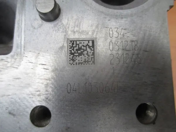 VW AUDI A4 1.6 2.0 TDI Cilinderkop 04L103373E 04L103064F image 4